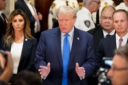 Ông Trump hài lòng sau phiên tòa đầu tiên ở New York