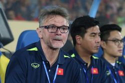 HLV Philippe Troussier 'làm phép' ở tuyển Việt Nam