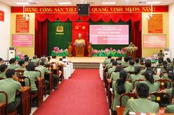 Khen thưởng các đơn vị tham gia bắt đối tượng bắt cóc trẻ em