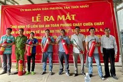 Ra mắt 'Tổ liên gia an toàn PCCC và điểm chữa cháy công cộng' tại phường Tân Thới Nhất