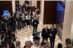 EU đề xuất gói chi tiêu 5 tỷ euro dành cho Ukraine