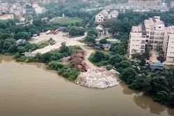 Chủ tịch Hà Nội yêu cầu làm rõ thông tin lấp đất nông nghiệp bằng phế thải xây dựng ở huyện Hoài Đức