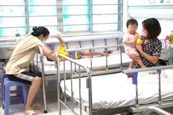 Số ca mắc tay chân miệng tăng gấp đôi sau 1 tuần, chuyên gia khuyến cáo gì?