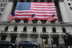CEO JP Morgan: Fed còn lâu mới kết thúc chu kỳ nâng lãi suất, 2 'cơn bão' bất thường có thể đổ bộ Mỹ