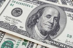 Giá dầu giảm do đồng USD tăng vọt, lo lắng về việc chốt lời và nhu cầu