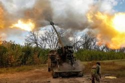 Quan chức NATO cảnh báo kho đạn 'bắt đầu lộ đáy' khi xung đột Ukraine kéo dài