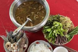 Ngọt ngào lẩu mắm rau đồng Miền Tây