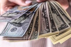 Đồng USD chạm mức cao mới trong 11 năm