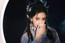 Lần đầu lên tiếng sau nghi vấn bị phong sát, Angelababy vẫn bị netizen 'ném đá'