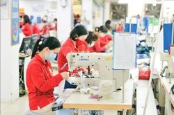 Chỉ số sản xuất công nghiệp tăng lần đầu sau 9 tháng