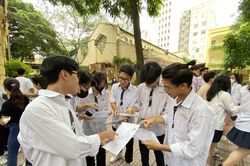 Ba phương án thi tốt nghiệp THPT 2025 đang được lấy ý kiến