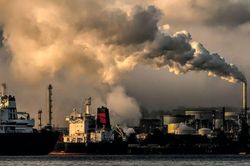 EU ra mắt cơ chế điều chỉnh giới hạn carbon