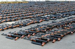 Mỹ giao đạn tịch thu của Iran cho Ukraine, Nga bắt đặc nhiệm Kiev xâm nhập Crưm