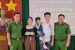 Trao trả gần 1 tỉ đồng cho gia đình nạn nhân trong vụ bắt cóc trẻ em đòi tiền chuộc