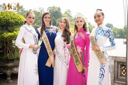 Thí sinh Miss Grand International 2023 mặc áo dài tham quan Hà Nội