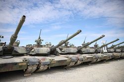 Những quốc gia nào đã gửi xe tăng đến Ukraine?