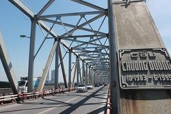 Cầu Chương Dương hạn chế phương tiện gần 1 tháng để sửa chữa