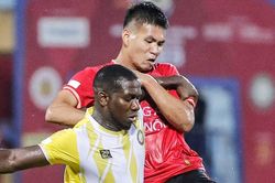 Thất sủng ở Bình Dương, 'Vua phá lưới' V-League khẳng định mình ở xứ Thanh, khiến CAHN FC nếm trái đắng sớm