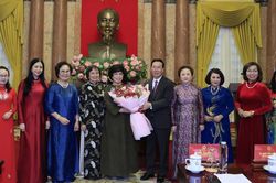 Chủ tịch nước Võ Văn Thưởng gặp mặt Hiệp hội Nữ doanh nhân Việt Nam