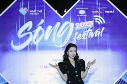 Bạn trẻ rộn ràng 'check-in', trải nghiệm tại lễ hội mua sắm Ngày Thẻ Việt Nam - Sóng Festival