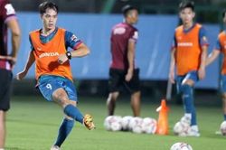 Văn Toàn nỗ lực lấy lại cảm giác thi đấu cùng đội tuyển Việt Nam