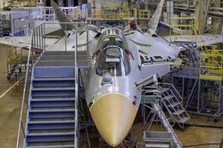 Nga chật vật chế tạo từng tiêm kích Su-57 trong khi F-35 đủ đơn hàng cho 14 năm