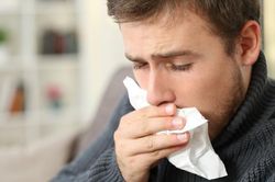 Ho có đờm trắng là bị bệnh gì?