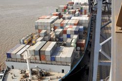 WTO hạ dự báo tăng trưởng thương mại toàn cầu năm 2023