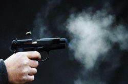 Bắt 2 thanh niên bắn nữ lao công ở Quảng Ngãi