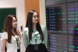 Chứng khoán tháng 10 – chờ tín hiệu phục hồi?