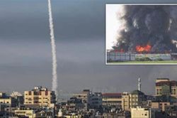 Israel hứng mưa tên lửa