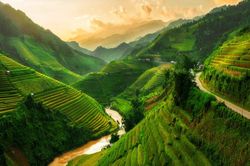 'Theo chân' khách Tây đến những địa điểm xinh đẹp, tránh đông đúc tại Việt Nam