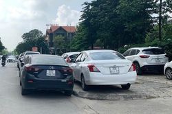 Hai trường hợp được phép đỗ ô tô trên vỉa hè mà không sợ bị phạt