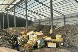Tiêu hủy số lượng lớn hàng hóa nhập lậu từ nước ngoài