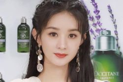 Triệu Lệ Dĩnh khoe mặt mộc đẹp không tỳ vết nhưng lại lộ dấu hiệu bất ổn