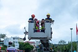Các địa phương trong tỉnh tổ chức hoạt động trải nghiệm, thực hành kỹ năng chữa cháy và cứu nạn, cứu hộ