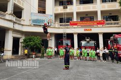 Trải nghiệm, thực hành chữa cháy và cứu nạn, cứu hộ