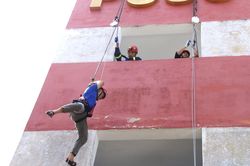 Người Đà Nẵng học đu dây, thoát nạn bằng xe thang khi xảy ra cháy nhà cao tầng