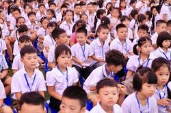 Miễn học phí cho trẻ đến trường