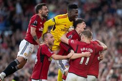 Vòng 8 Ngoại hạng Anh 2023/2024: MU ngược dòng khó tin, Chelsea thắng đậm Burnley