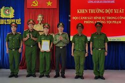 Công an quận Thanh Khê khen thưởng các đơn vị truy xét nhanh đối tượng cướp giật tài sản