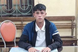 Vi phạm nồng độ cồn, đâm xe vào Công an