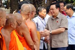 Chủ tịch Quốc hội chúc mừng lễ Sene Dolta tại Sóc Trăng