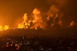 Nhóm Hamas nói đang giữ hơn 100 con tin, có cả sĩ quan quân đội Israel
