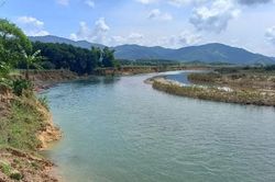 Sông lấn làng, dân thấp thỏm lo âu khi mùa mưa lũ đến