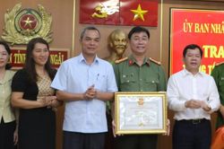 Thưởng nóng lực lượng công an truy bắt đối tượng bắn 2 nữ lao công