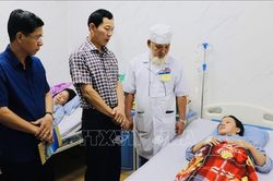 Khen thưởng lực lượng phá án nhanh vụ nổ súng khiến hai nữ công nhân bị thương