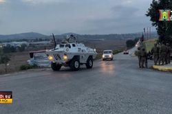 Lực lượng Israel nã pháo sang cả Lebanon