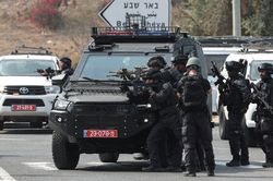Hamas bắt giữ 130 con tin người Israel