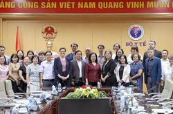Bộ trưởng Đào Hồng Lan tiếp các chuyên gia của Quỹ từ thiện Bloomberg